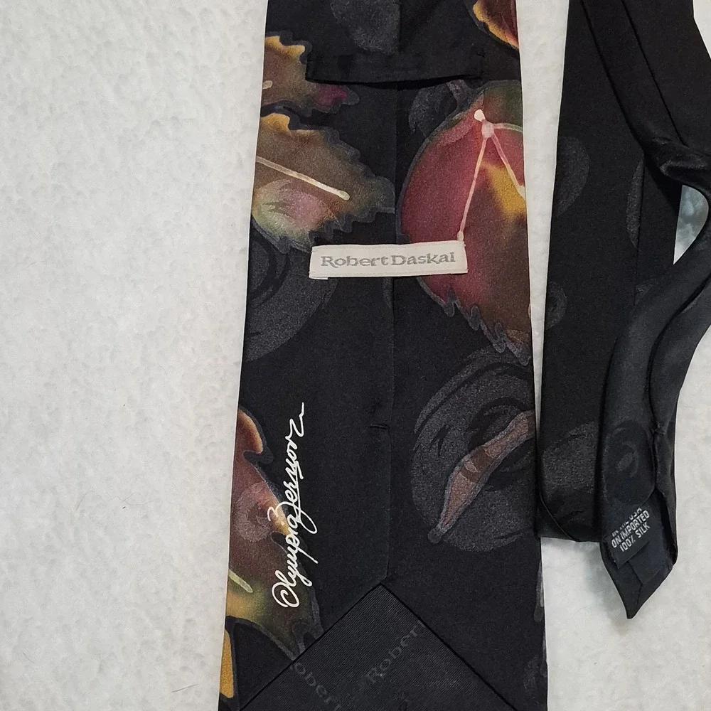 Robert Daskal Silk Tie Olympia Zernovaya Black Purple Gold Leaf Design 58